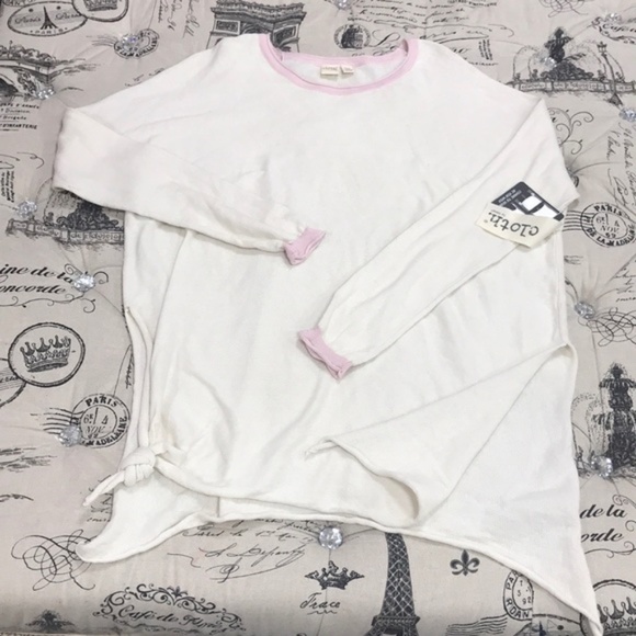 Modern Designer Oversized Knit Sweater - Picture 4 of 6